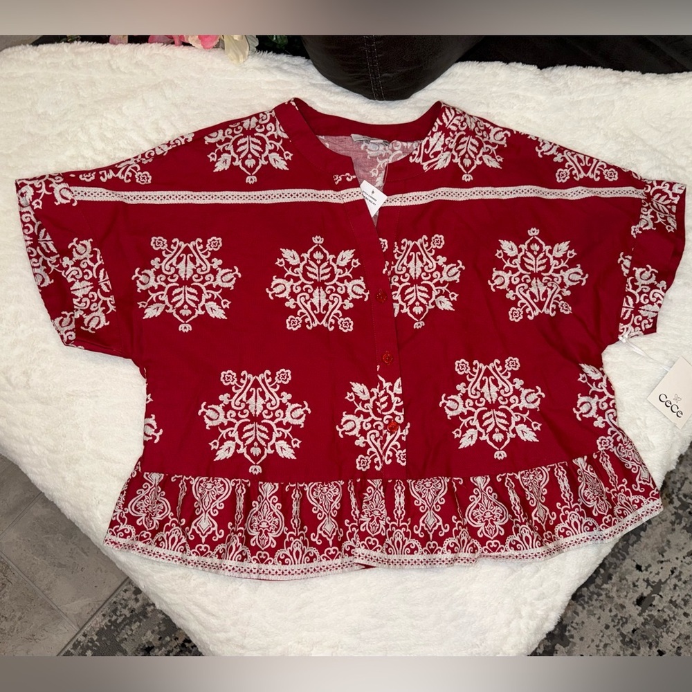 NWT CeCe Red and White Patterned Blouse Size Large